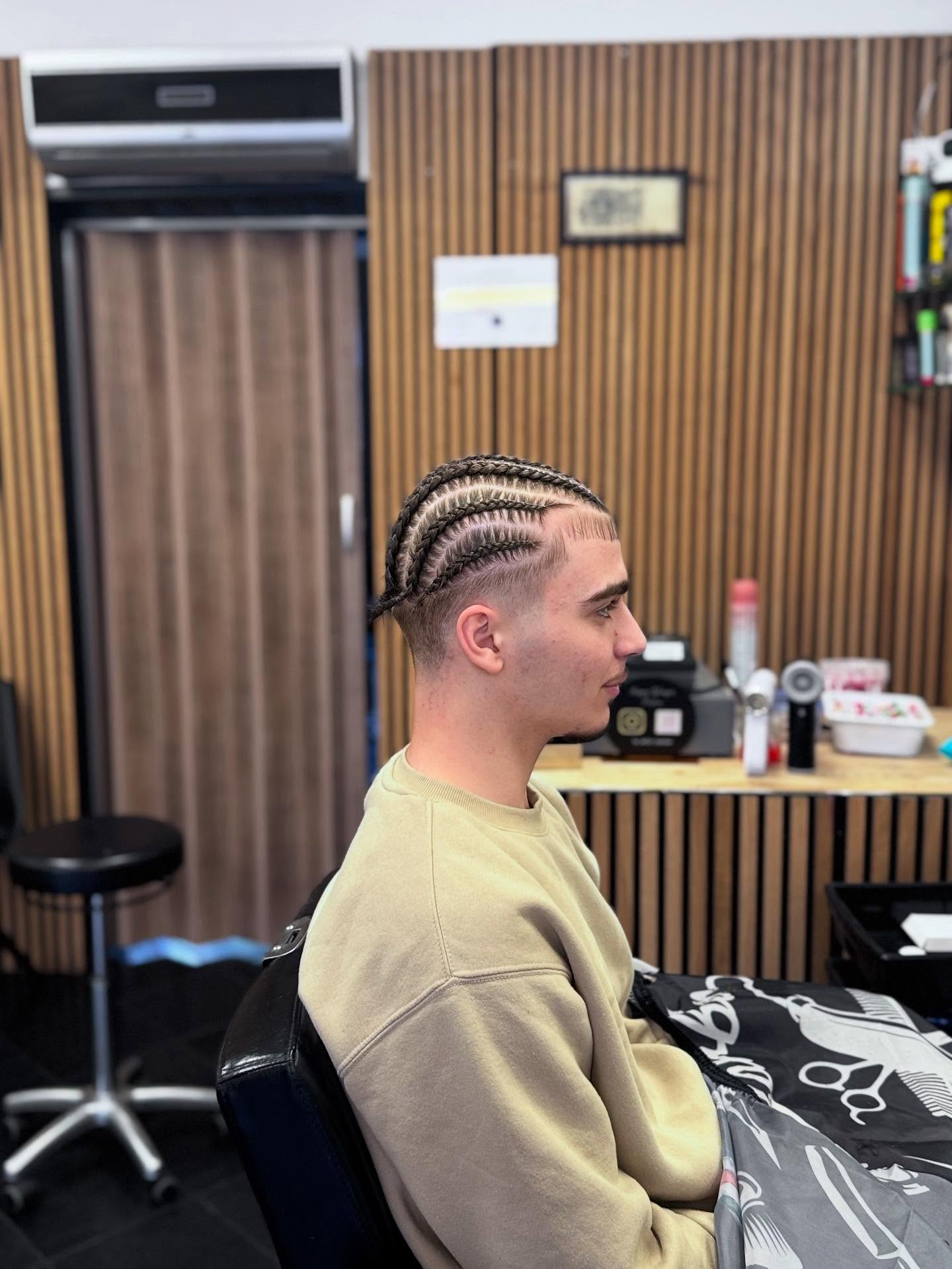 Moderne klipning hos La Amin Barber